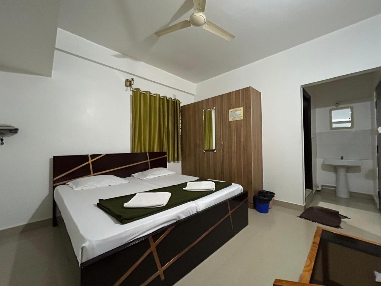Royal Comfort Inn Bangalore Dış mekan fotoğraf